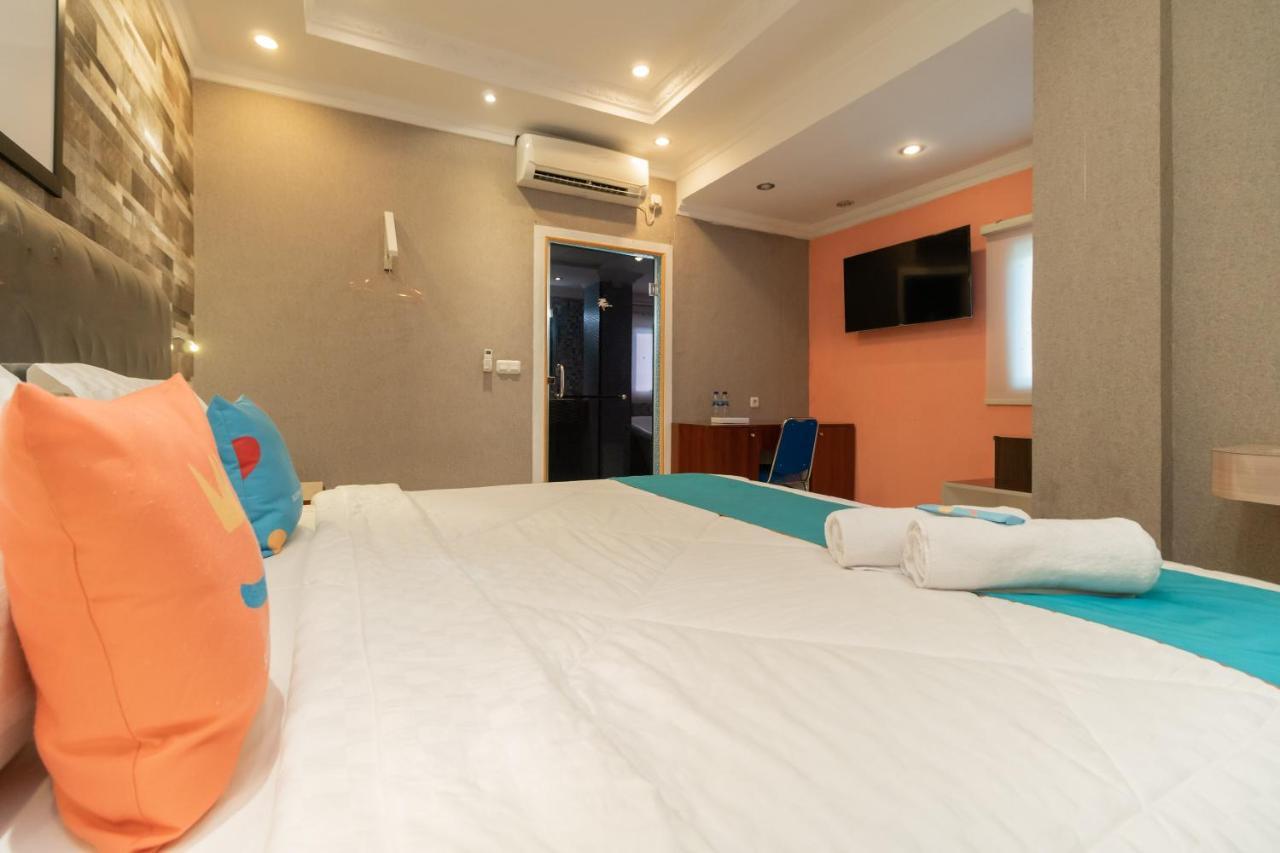 Sans Hotel Beauty Palembang Exterior foto
